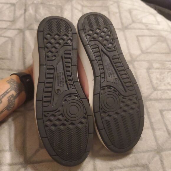 Sanrio Hello Kitty Court Sneakers Women’s Size 9 Pink Lace Up Shoes - Picture 5 of 10